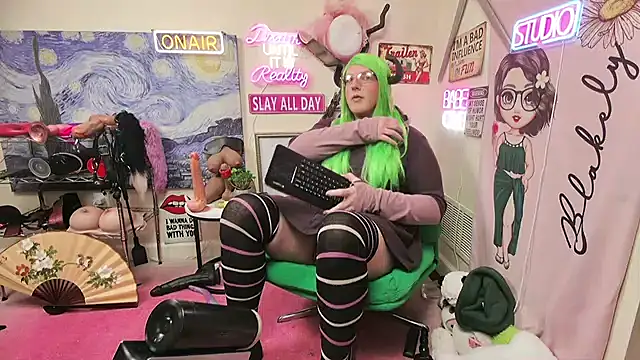 Blakelytgirl online show from February 4, 4:54 pm
