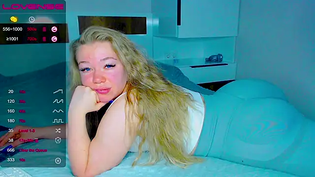 kitti kaattt online show from October 28, 3:34 am