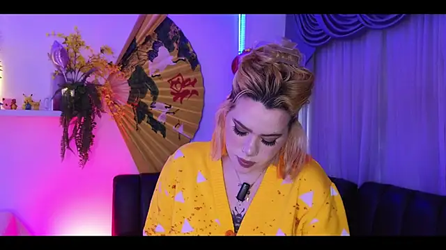 albaismynameX online show from November 15, 12:28 pm