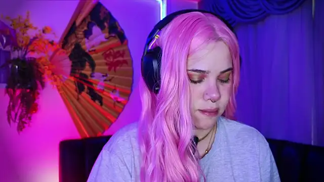 albaismynameX online show from September 13, 1:08 pm