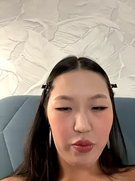 Aiko Yumi online show from October 8, 7:29 pm