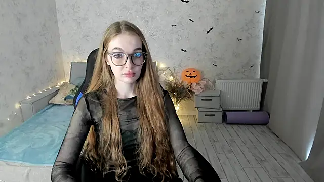 LissaCain online show from October 8, 7:35 am