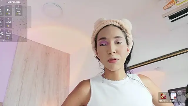 AbrilBrent online show from April 9, 7:30 pm