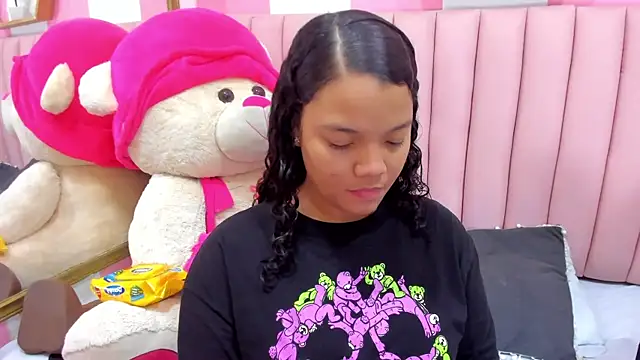 ISABELLA 020 online show from October 18, 2:31 pm