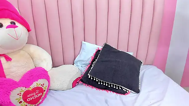 ISABELLA 020 online show from March 26, 4:31 pm