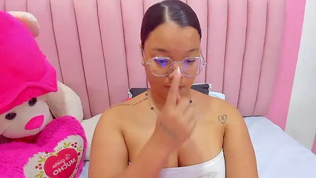 ISABELLA 020 online show from September 9, 1:33 pm