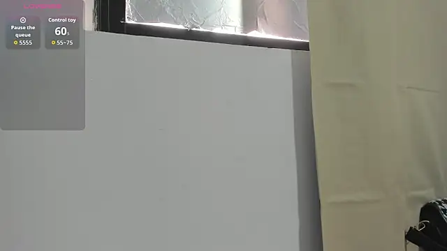 Kylie2211 online show from April 13, 8:09 pm