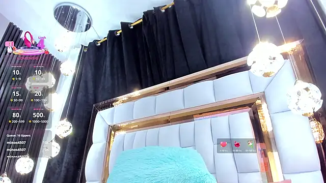 SarayRoyse online show from October 10, 8:25 pm