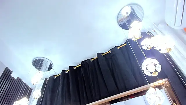 SarayRoyse online show from October 13, 7:49 pm