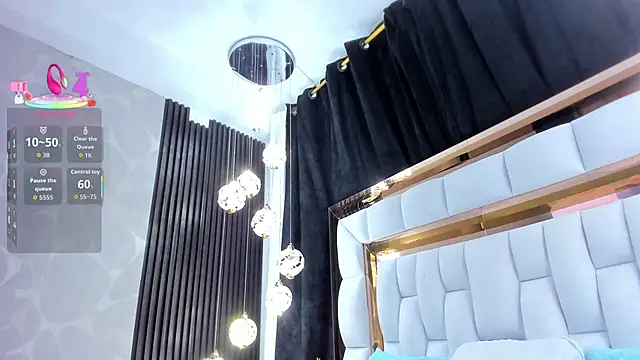 SarayRoyse online show from October 14, 8:00 pm