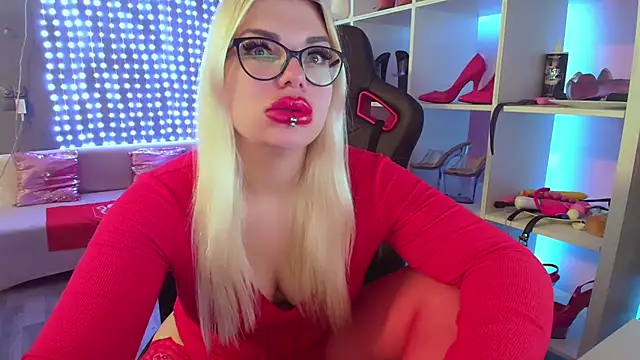 MariellaSun  online show from June 6, 8:42 am