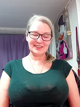 irinamaux online show from February 19, 11:58 pm