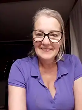 irinamaux online show from October 30, 2:47 am