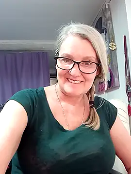 irinamaux online show from February 22, 8:26 am