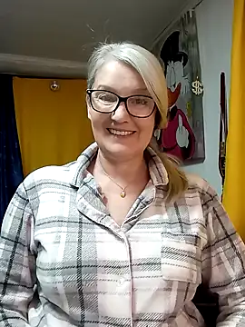 irinamaux online show from March 26, 4:03 am