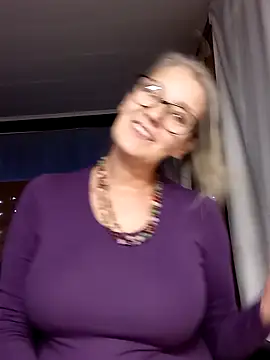 irinamaux online show from September 14, 6:44 am