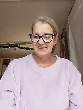 irinamaux online show from November 30, 8:07 am