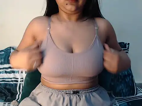 Freya nia online show from February 5, 6:49 am