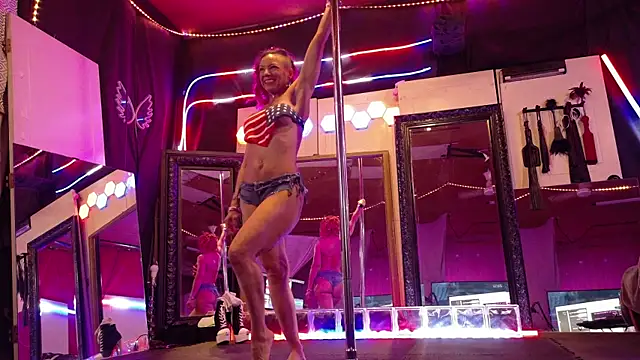 MadisonMarie online show from July 5, 5:02 am