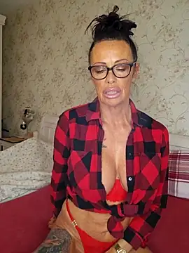 Misses-Cougar online show from March 21, 8:52 am