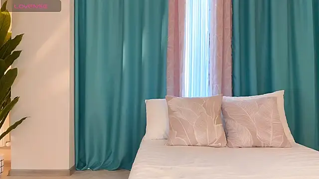 UrGoddessJenny online show from June 15, 1:33 pm