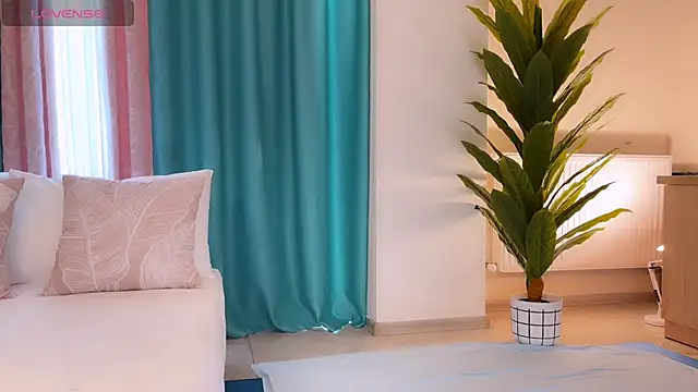 UrGoddessJenny online show from June 19, 11:35 am