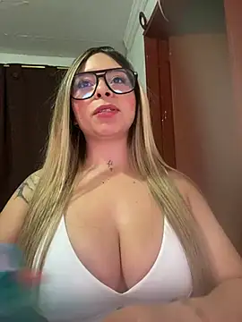 CristalGmez online show from March 18, 3:55 am