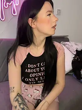 RoxiBlack online show from April 16, 6:46 am