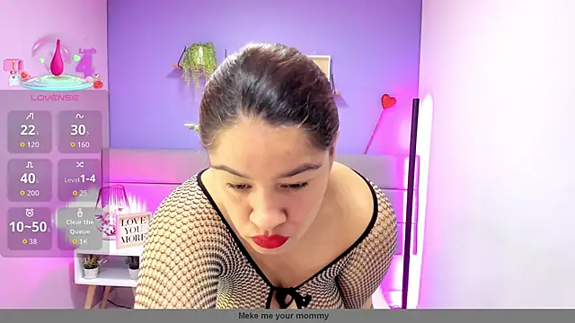 Alicebrooks  online show from March 17, 1:04 pm