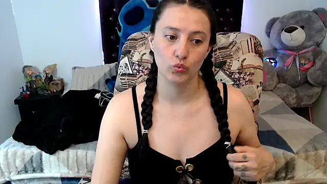 Lorenahot 06 online show from April 9, 6:35 pm