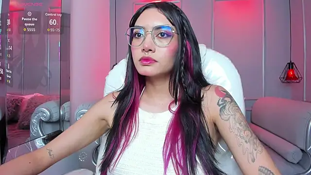 AzuraKindong online show from December 18, 7:51 pm