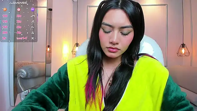 AzuraKindong online show from October 16, 7:38 pm