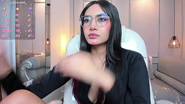 AzuraKindong online show from October 23, 7:20 pm