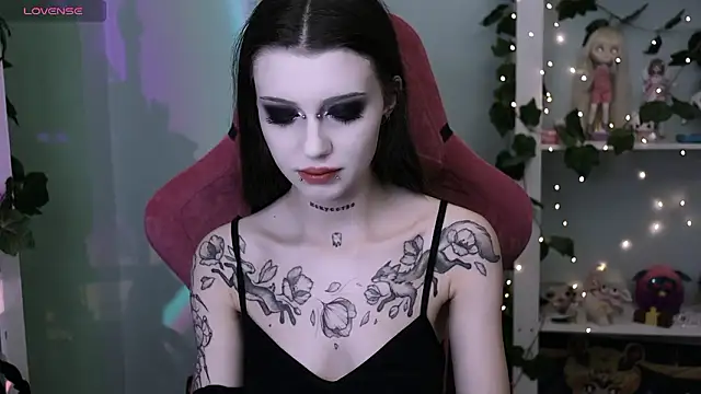 prettybones online show from February 7, 2:04 am