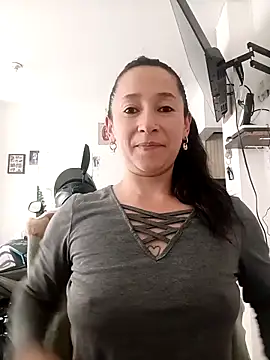 emilypoppy3 online show from December 4, 9:15 pm