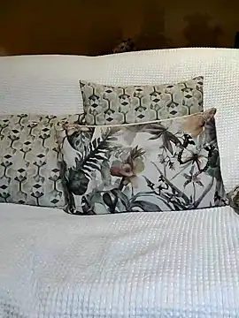 Melody87 online show from October 9, 10:25 pm