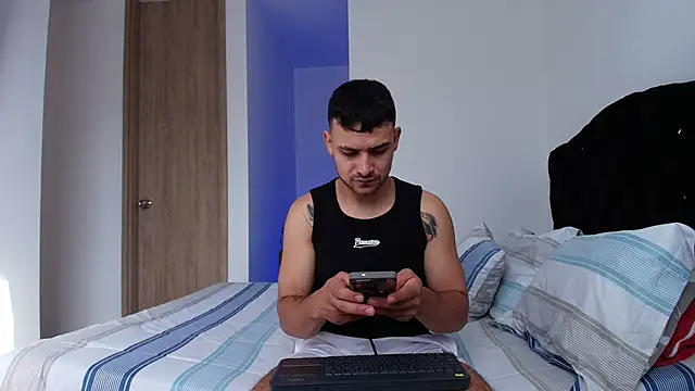 Aron-santoro online show from November 25, 1:13 pm