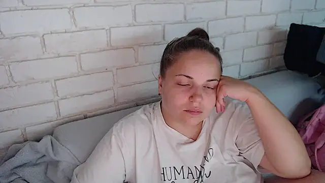 Crazyy girl  online show from September 21, 3:43 pm