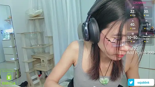 littlemiilk online show from October 9, 8:40 am