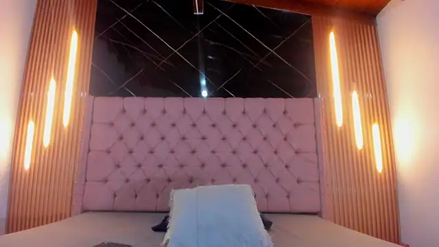 AinaPink online show from April 22, 10:56 am