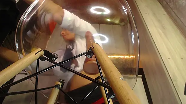 LaureenHills online show from September 26, 4:32 am