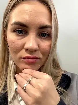 DreamGirl-777 online show from December 2, 11:00 am