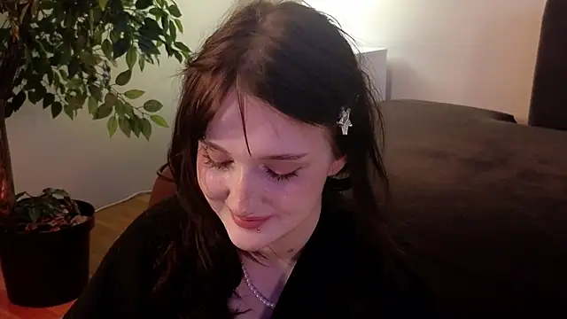 ELLIEJAY online show from October 18, 5:54 am