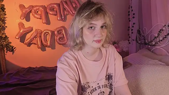 ELLIEJAY online show from April 9, 5:21 am