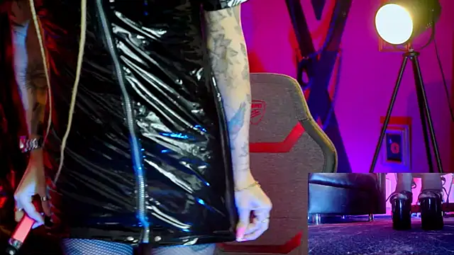 MonicaMaxwel online show from April 2, 9:51 am