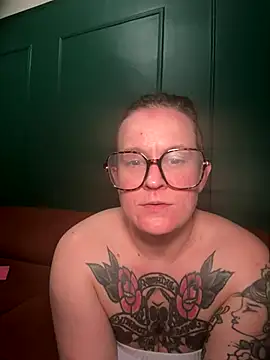 quinnmariexo online show from October 4, 11:42 pm