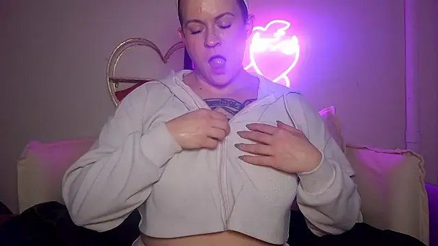 quinnmariexo online show from January 11, 3:55 am