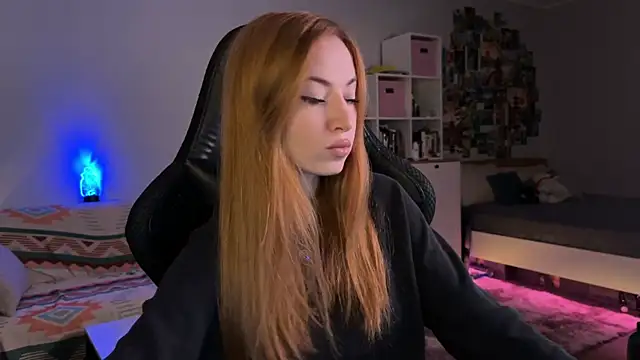 LinaWitch online show from October 15, 11:57 am