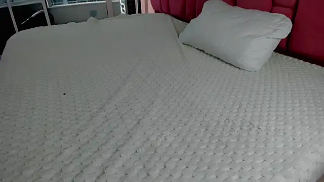 JEANNA DREAMS online show from July 2, 12:44 pm