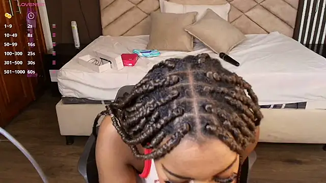 Raquel jones online show from December 1, 12:19 pm